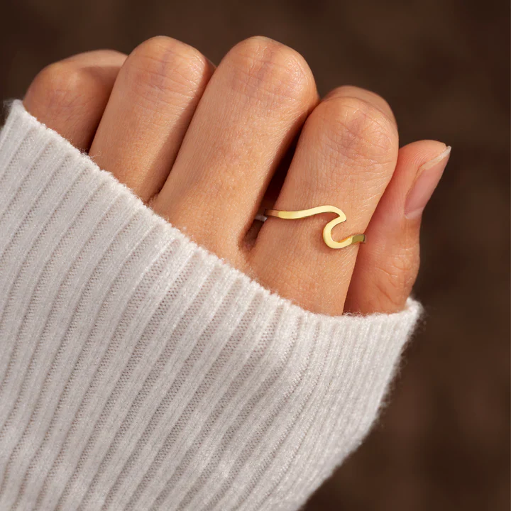 Gold Wave Ring - Image 3