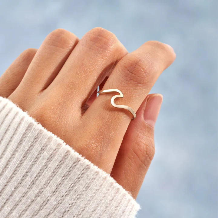 Gold Wave Ring - Image 4