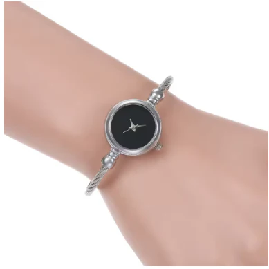 Luxurious Gold Tone Stainless Steel Bracelet Timepiece - Image 6