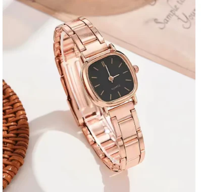 Luxurious Quartz Watch Featuring Stainless Steel Band - Image 12