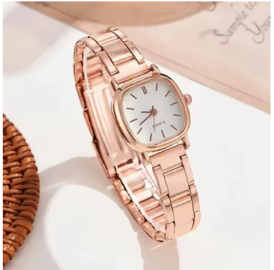 Luxurious Quartz Watch Featuring Stainless Steel Band - Image 13