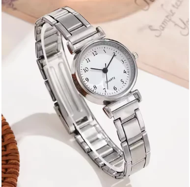Luxurious Quartz Watch Featuring Stainless Steel Band - Image 6