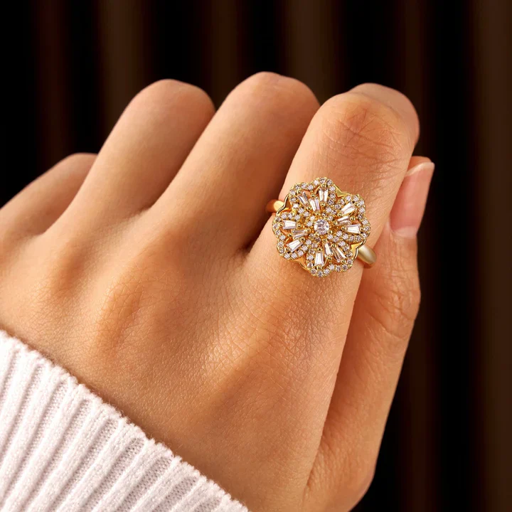 Spinning Clover Ring - Image 3