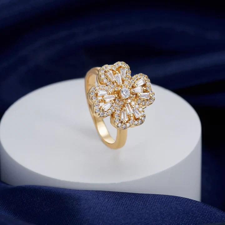 Spinning Clover Ring - Image 5